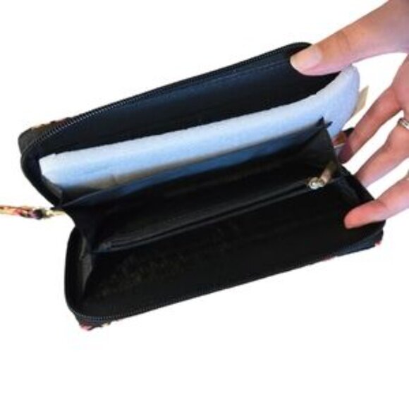 🩷Simply Southern🩷⚓️NWT Quilted🌼 Blossom 📱 Wallet ⚓️🌸🏵 - Picture 3 of 4